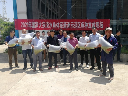 湖北：保证送200万优质鱼种到武汉市新洲区农业推广中心，增加渔民收入