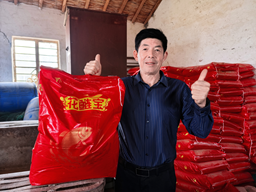 “同样养鱼，为何他家花鲢多赚1000元/亩？”30年老渔民揭秘“肥水密码”
